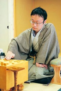 芸能・エンタメニュースブログ                                                                伊奈めぐみの旦那は天才棋士渡辺明！wiki風プロフィールや年齢や子供は？不登校だった？漫画「将棋の渡辺くん」が話題に！【深イイ話】